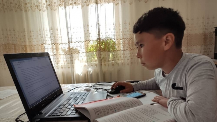 Кыргызстанда Республикалык электрондук мектеп түзүлөт